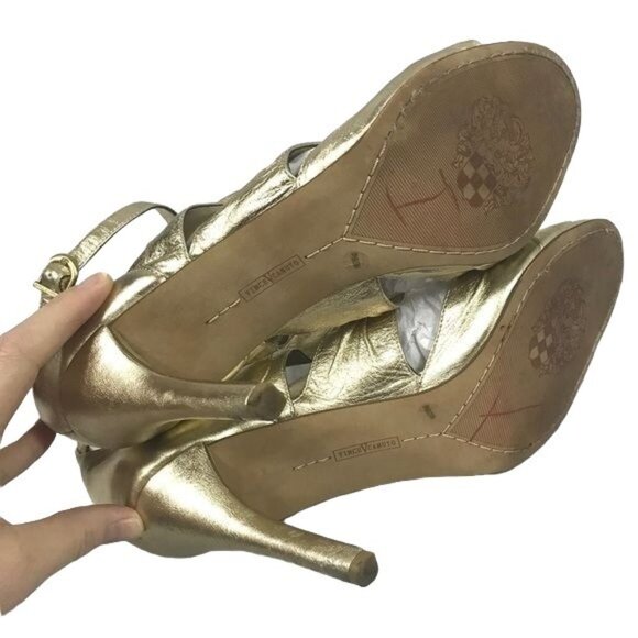 Vince Camuto 10 April gold leather heels - Picture 6 of 8
